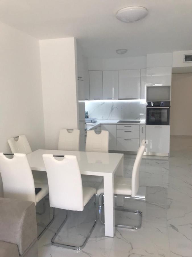 Adriatic Apartman Bečići Екстериор снимка