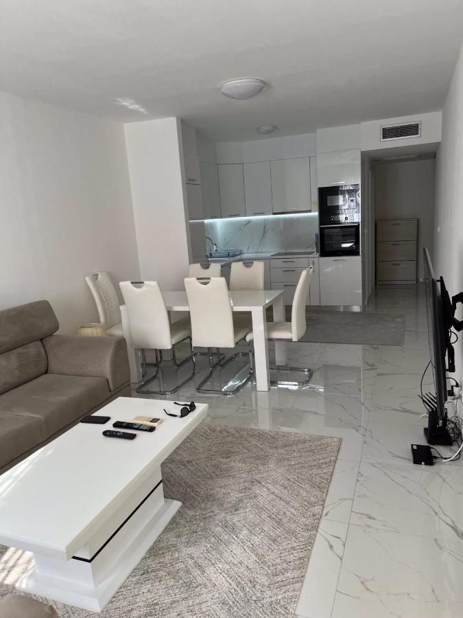 Adriatic Apartman Bečići Екстериор снимка